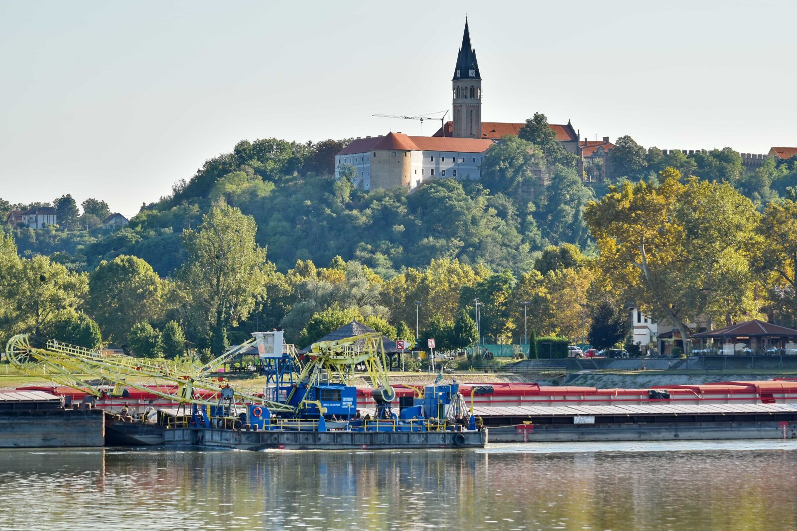 Nikon D5500 sample photo. Barge, crane, tugboat, castle photography