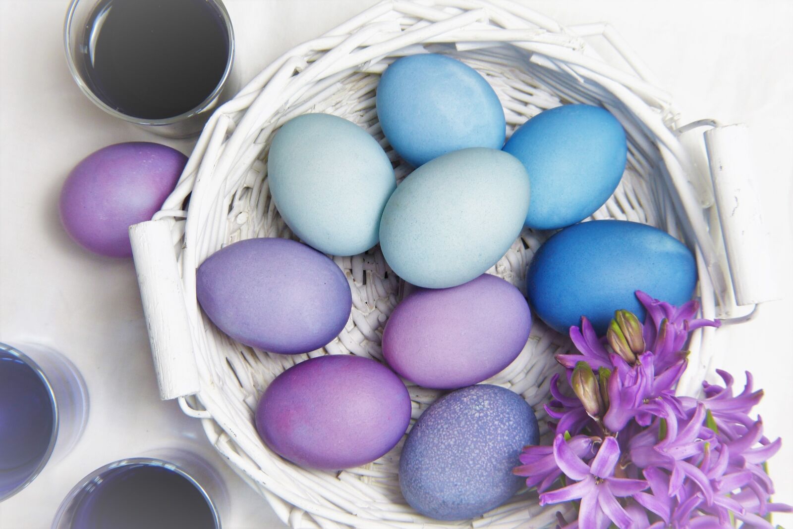 Panasonic Lumix DMC-FZ150 sample photo. Easter, egg, background photography