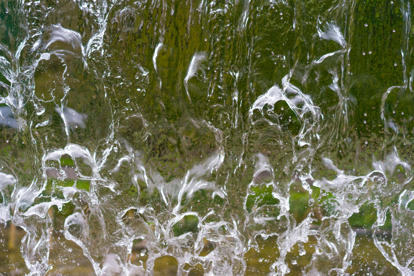 Sony a7 + Sony Sonnar T* FE 55mm F1.8 ZA sample photo. Droplets, splash, spray, water photography
