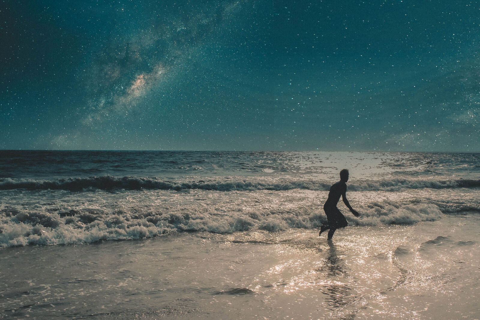 Canon EOS 1300D (EOS Rebel T6 / EOS Kiss X80) sample photo. Beach, lightroom, sea, stars photography