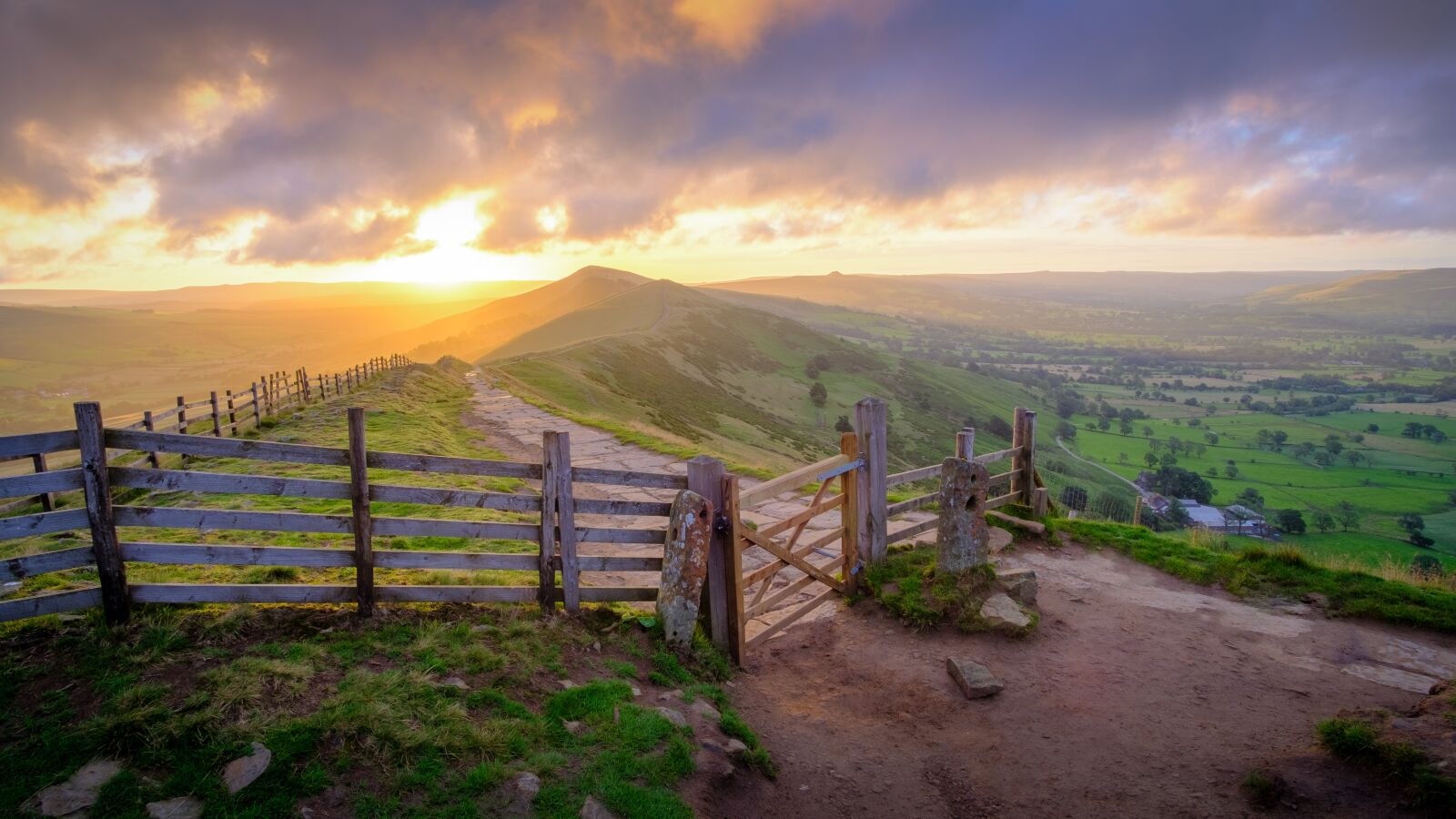 Fujifilm X-T2 sample photo. Mam tor, gate, peak photography