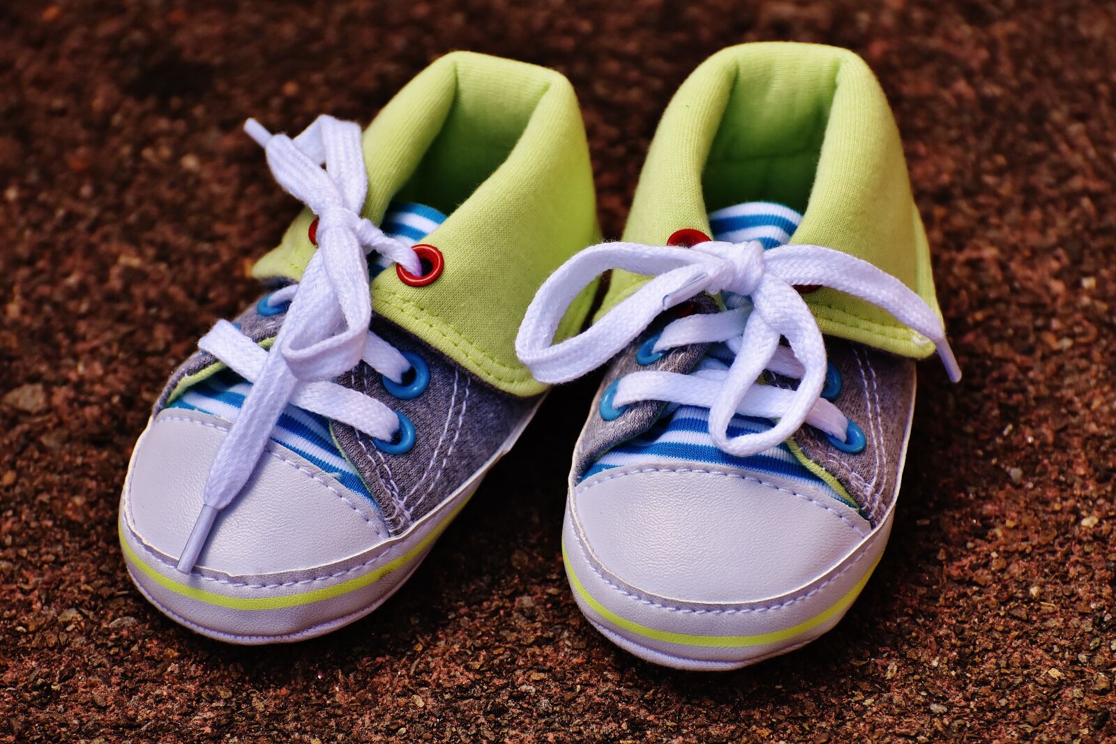 Nikon D7200 sample photo. Baby shoes, small, baby photography