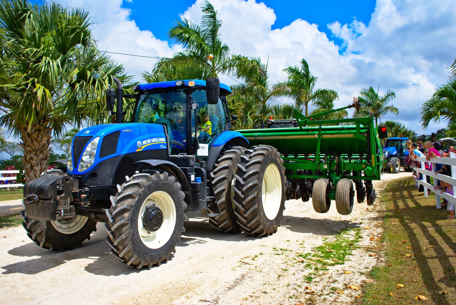Nikon D7200 sample photo. Tractor, parade, big photography