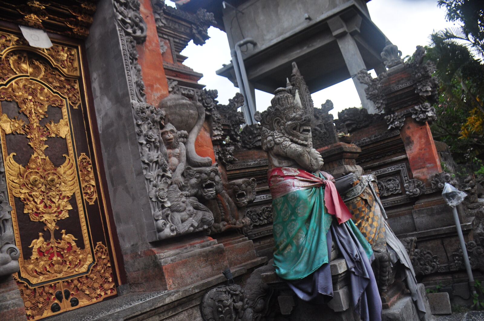 Nikon D5000 sample photo. Bali, ubud palace, ubud photography