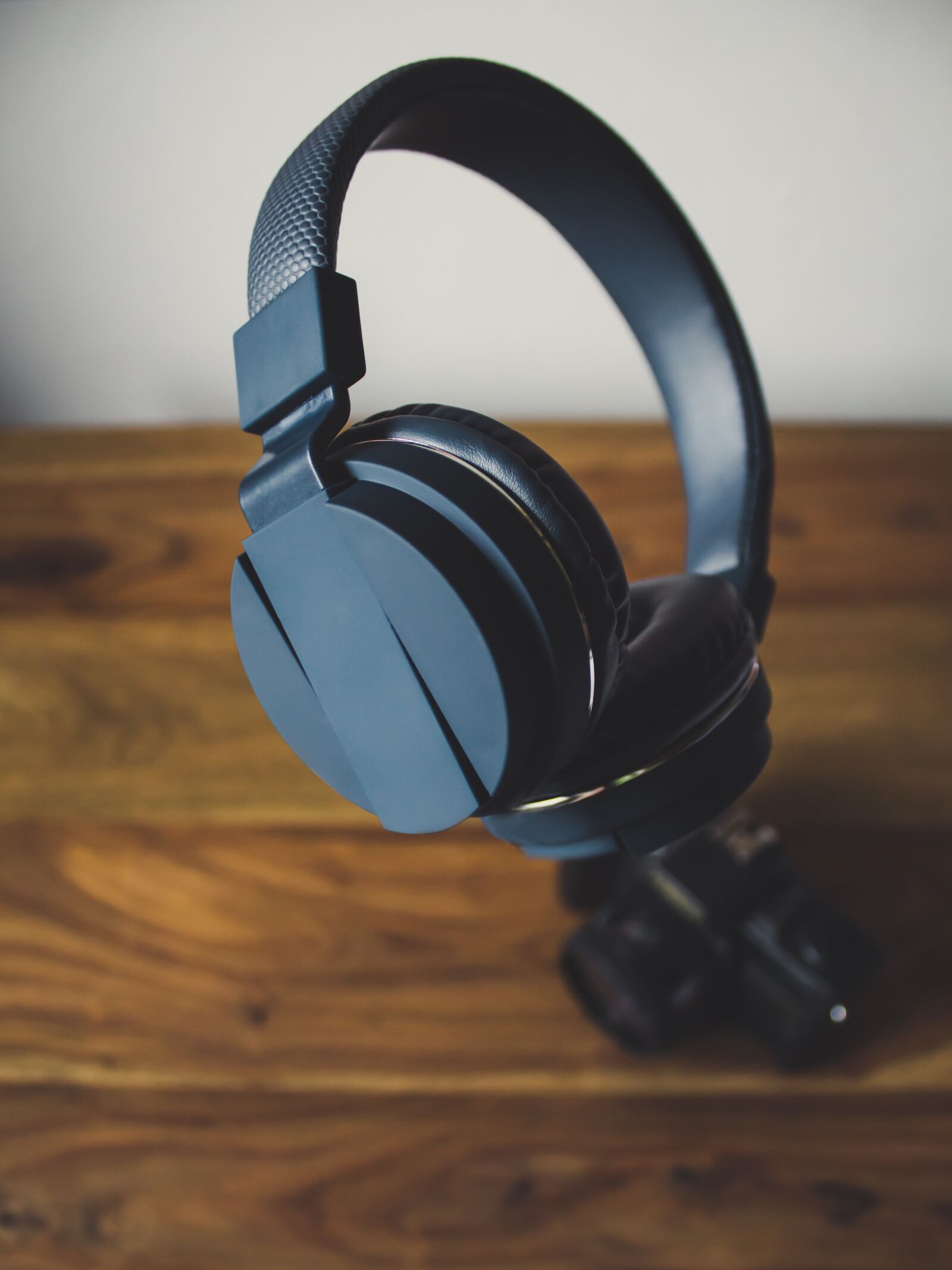 Canon EOS 700D (EOS Rebel T5i / EOS Kiss X7i) sample photo. Music, headphones, sound photography