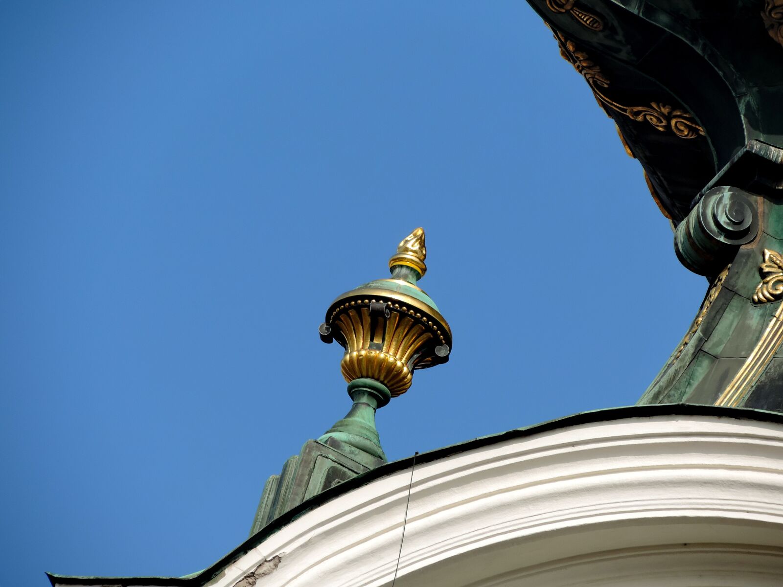 Nikon Coolpix P520 sample photo. Arabesque, church tower, culture photography