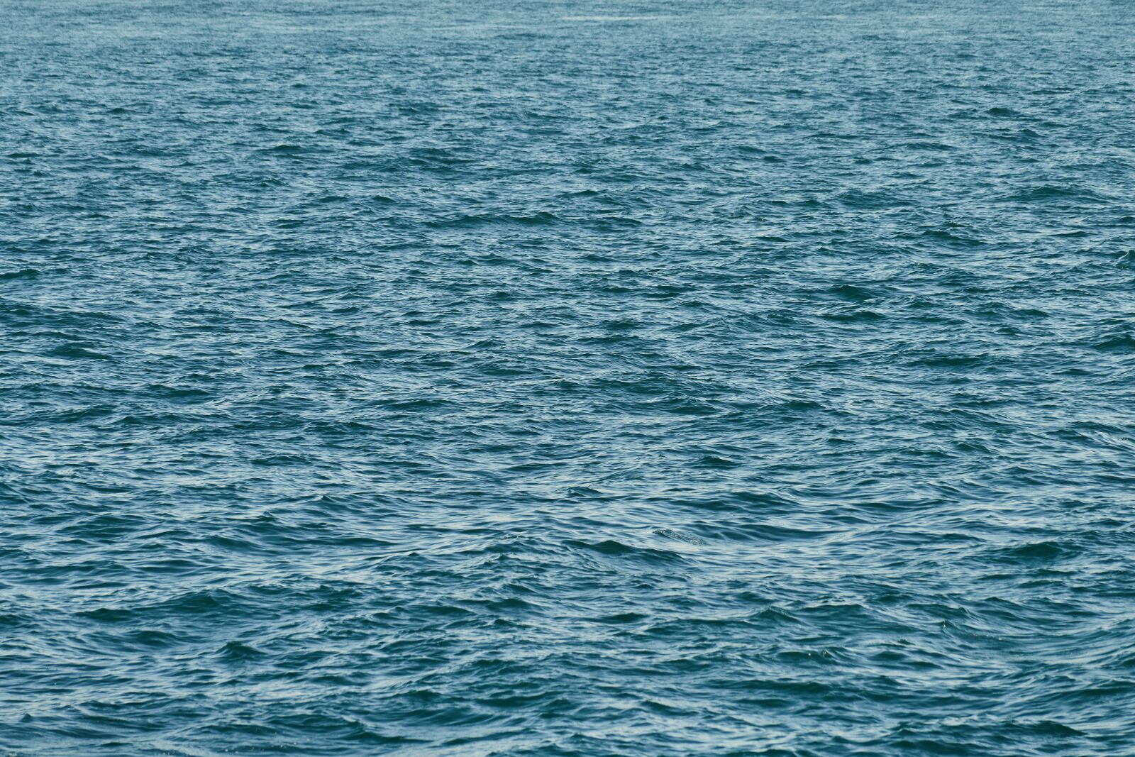Sony FE 70-200mm F4 G OSS sample photo. Wave, abstract, surface photography