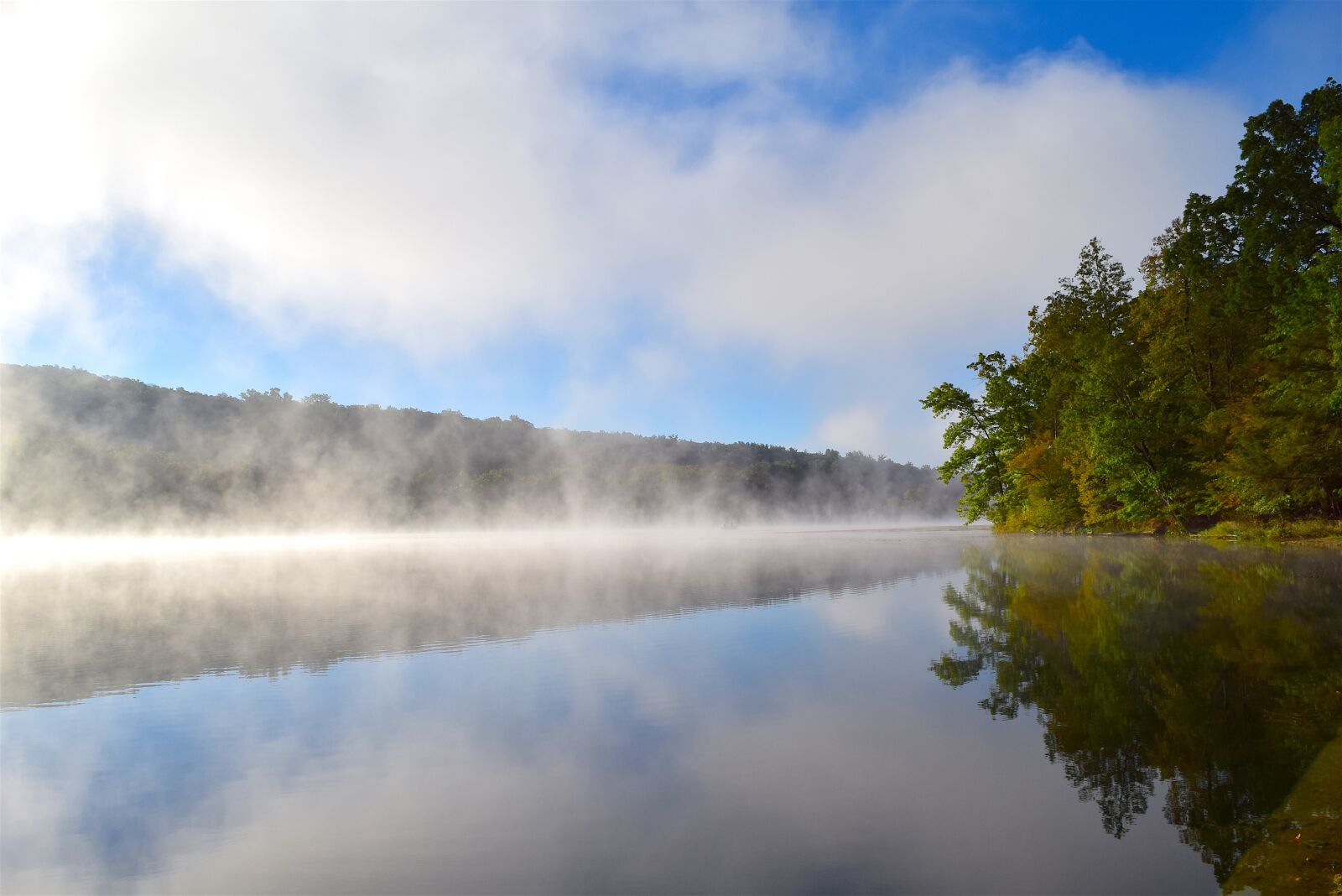 Nikon D3300 sample photo. Lake, mist, morning photography