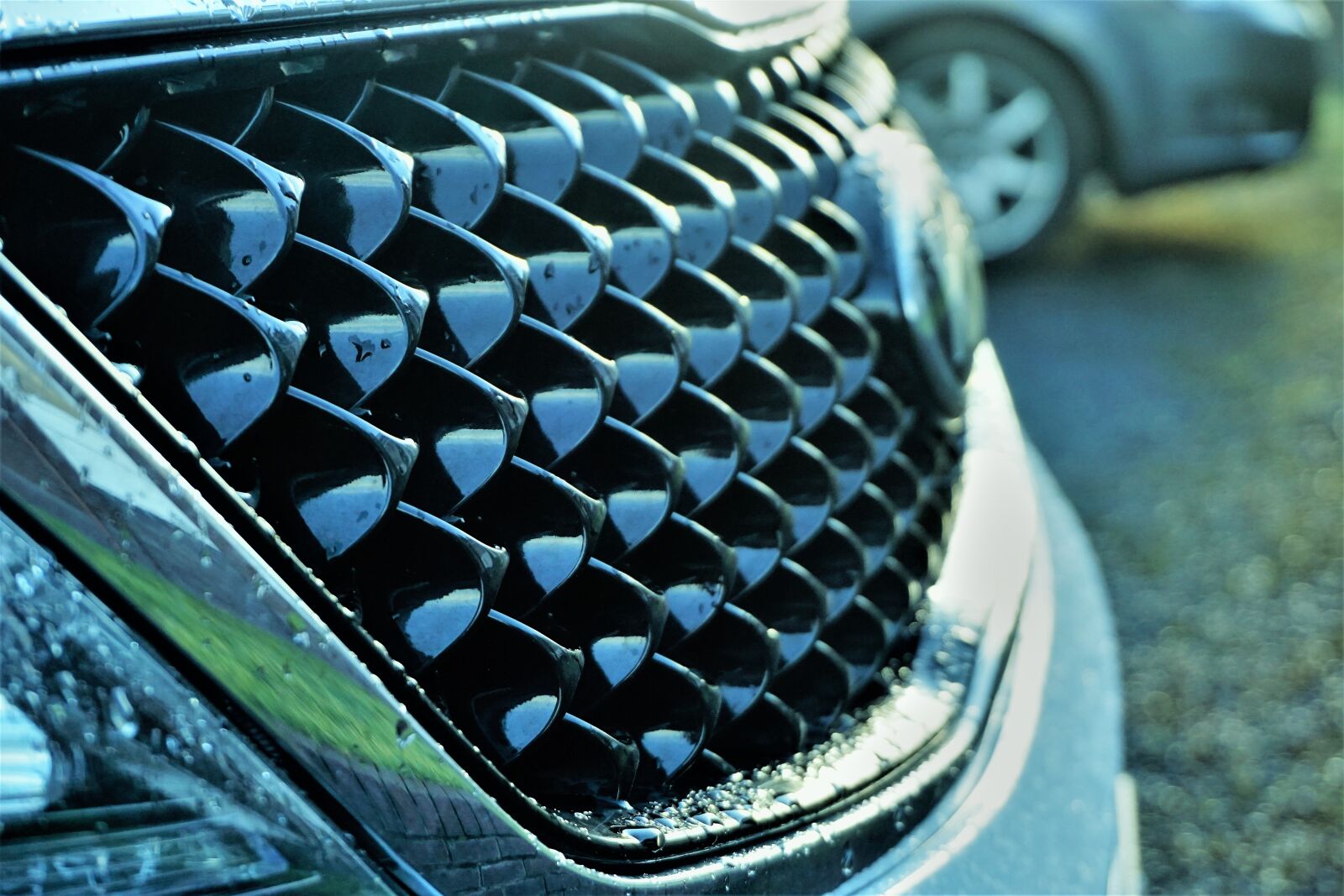 Sony E 16-50mm F3.5-5.6 PZ OSS sample photo. Industry, steel, car photography