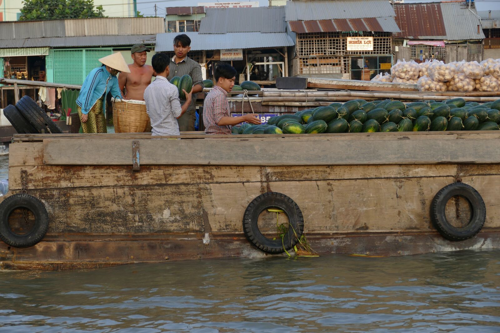Panasonic Lumix DMC-FZ1000 sample photo. Vietnam, mekong river, mekong photography
