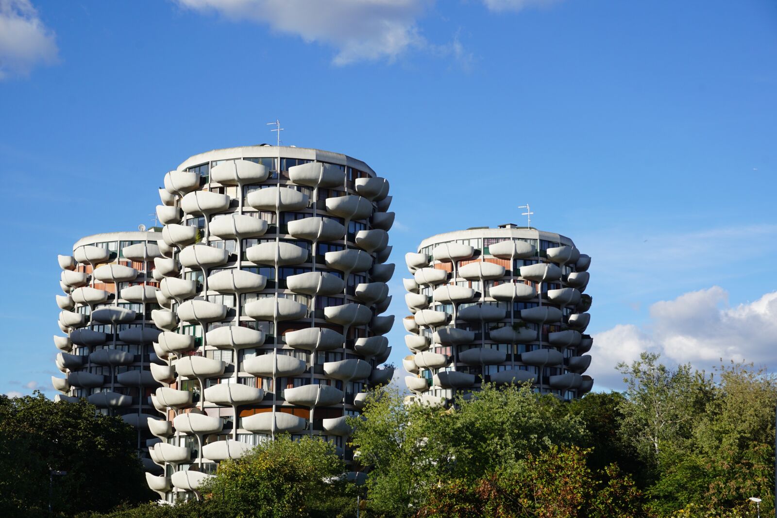 Sony E 16-50mm F3.5-5.6 PZ OSS sample photo. Architecture, tower, modern photography
