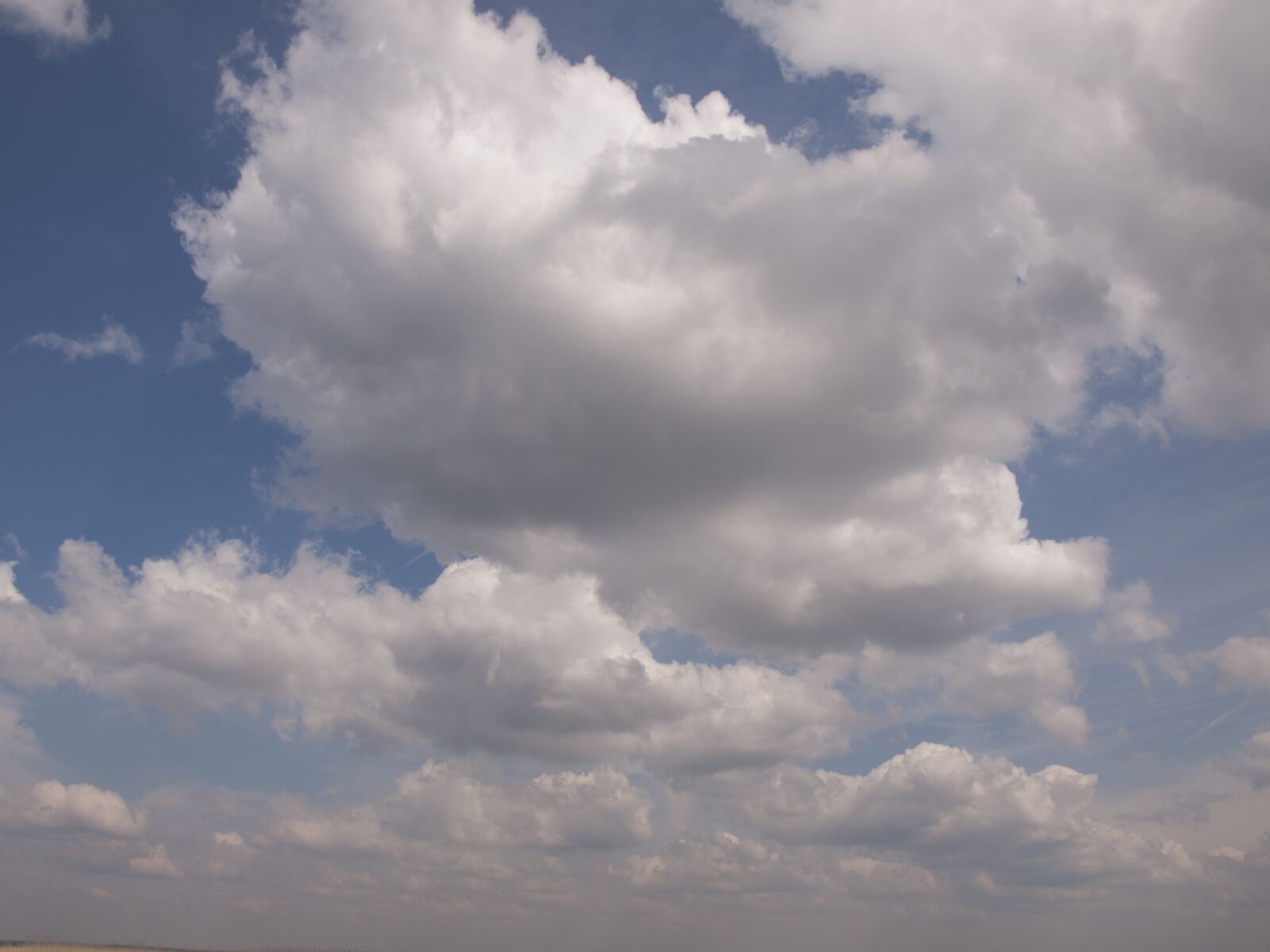 Olympus E-410 (EVOLT E-410) sample photo. Sky, clouds, cloud photography