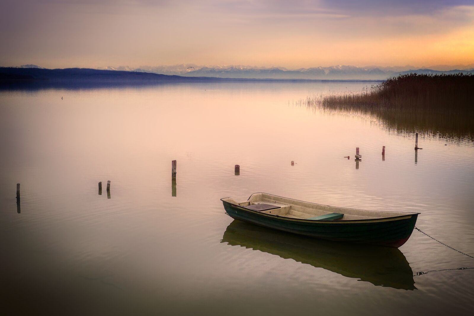 Panasonic Lumix DMC-LX7 sample photo. Idyll, boat, rest photography