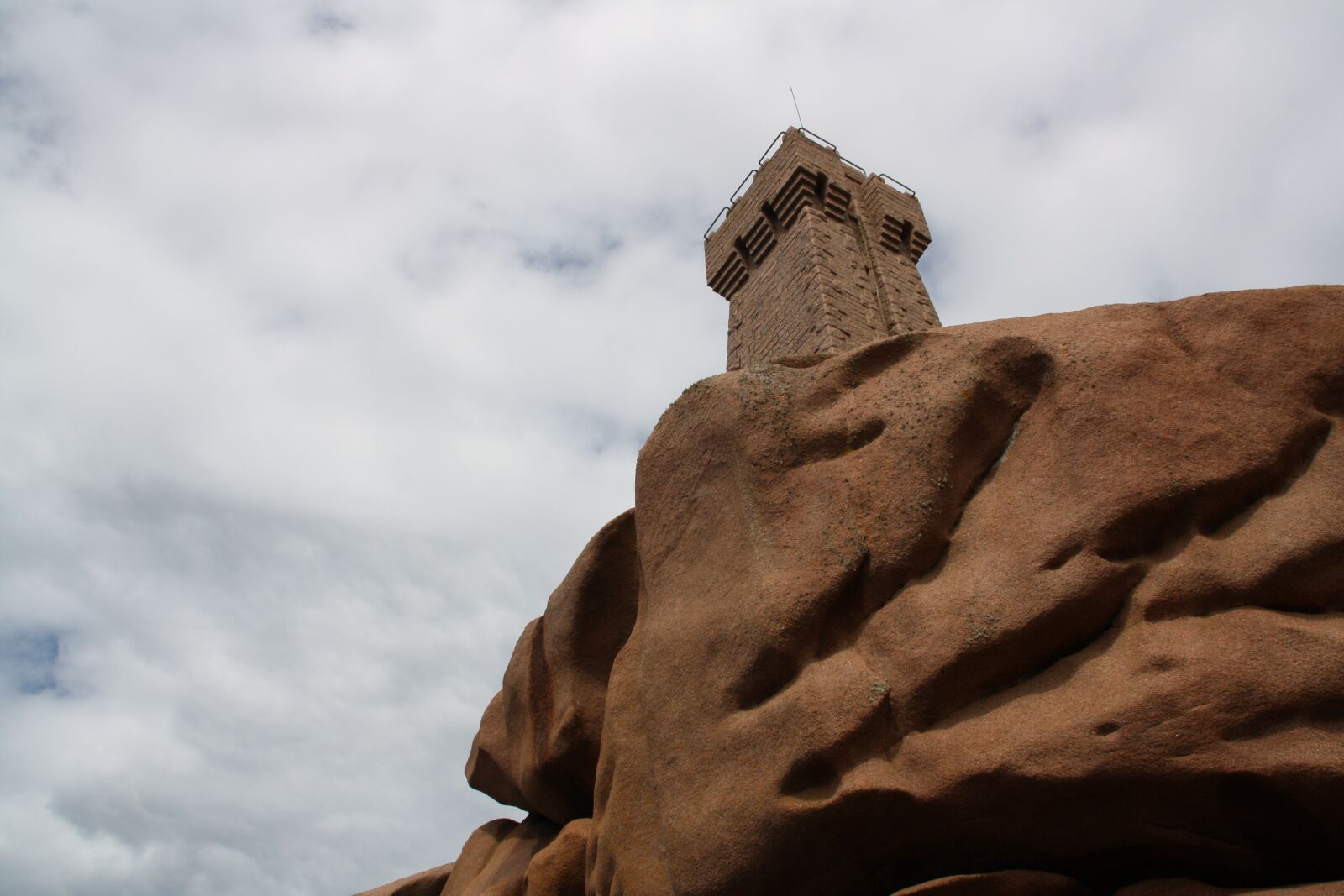 Canon EOS 1000D (EOS Digital Rebel XS / EOS Kiss F) sample photo. Brittany, pink granite coast photography