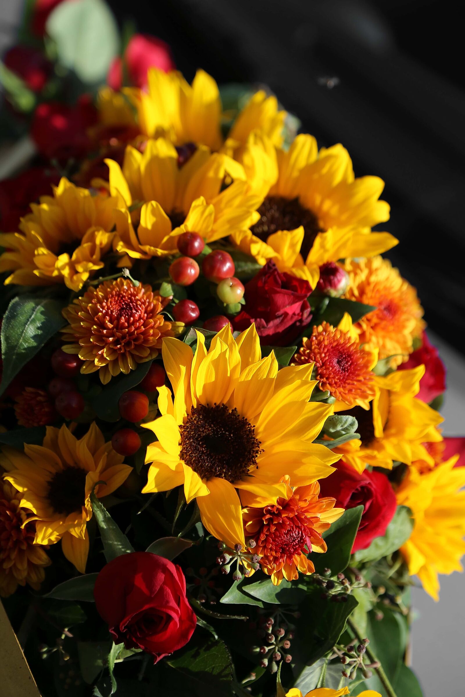 Canon EF 24-105mm F4L IS USM sample photo. Wedding bouquet, sunflower, summer photography