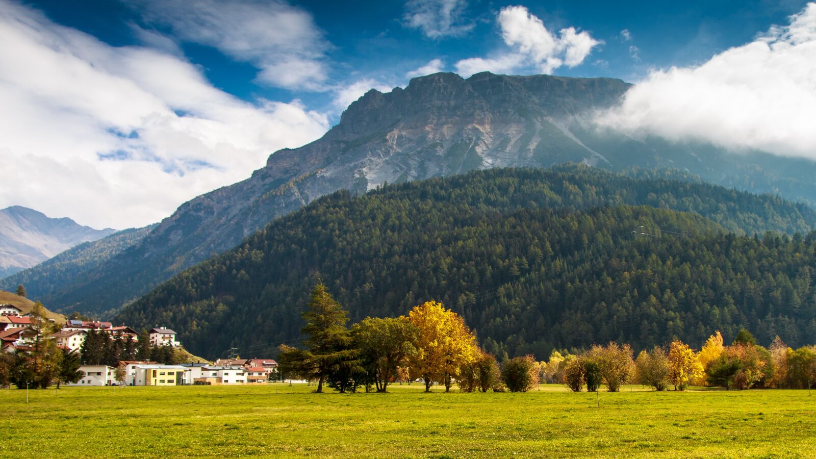 Canon EOS 650D (EOS Rebel T4i / EOS Kiss X6i) sample photo. Bergdorf, reschensee, autumn photography