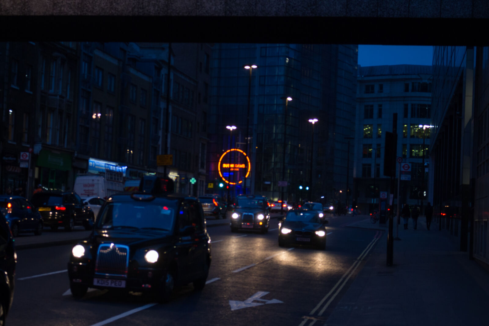 Canon EOS 700D (EOS Rebel T5i / EOS Kiss X7i) sample photo. Asphalt, automobile, buildings, city photography