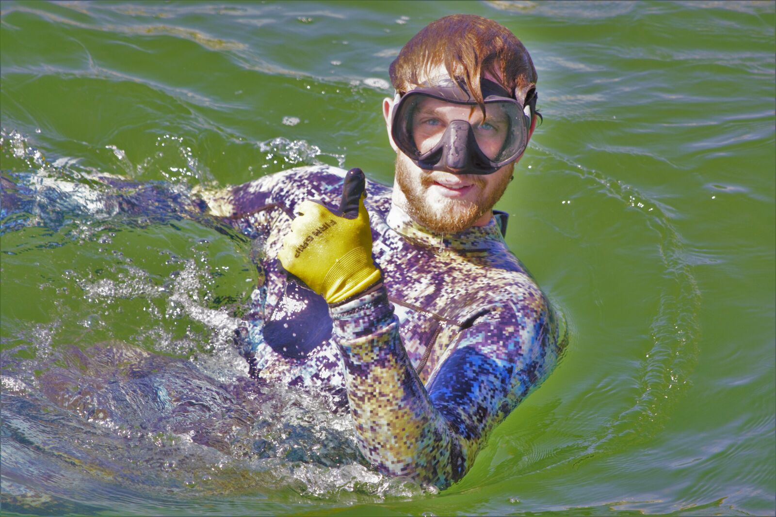 Nikon D7100 sample photo. Thumbs up, colorful, happy photography