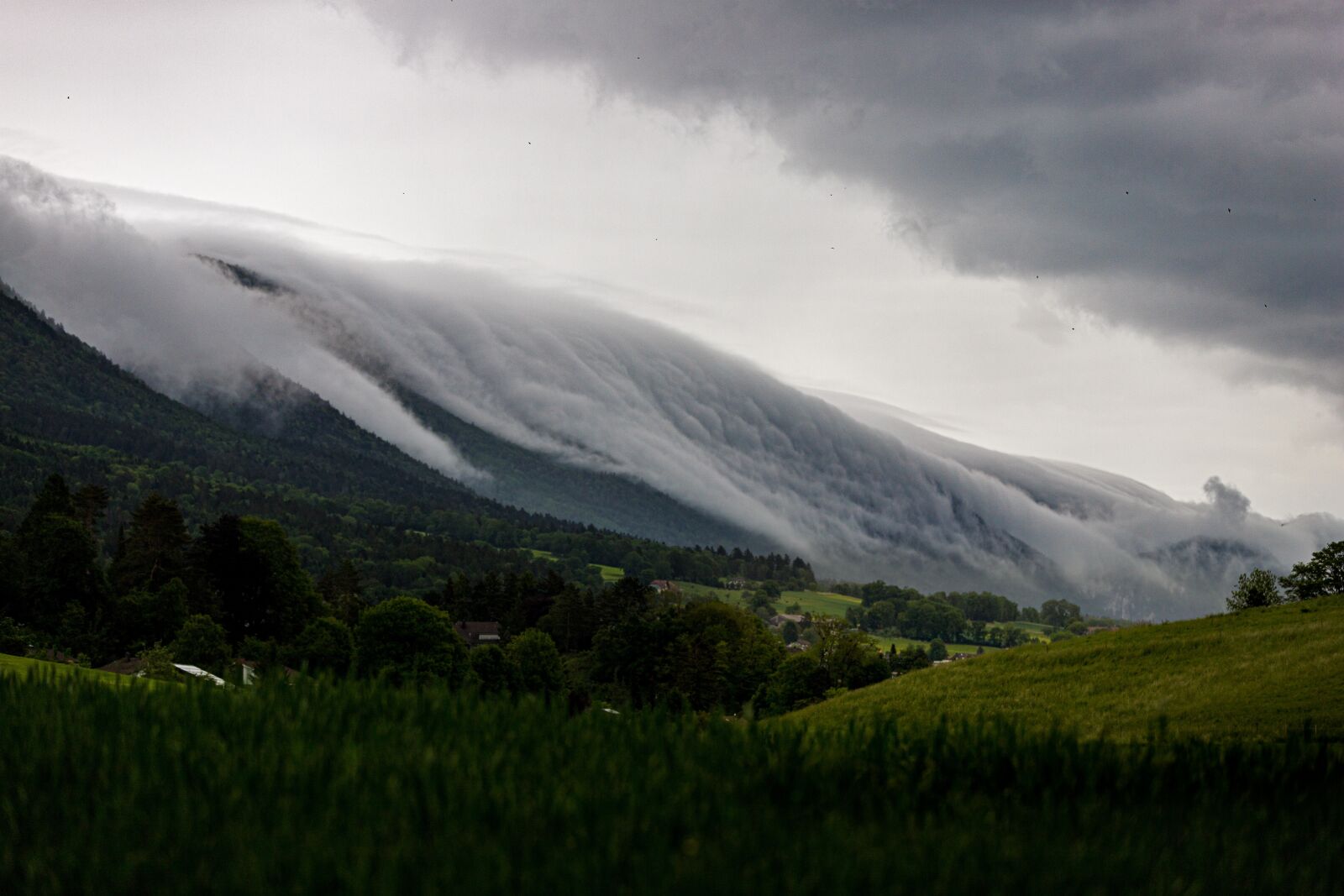 Canon EOS 6D Mark II sample photo. Fog, haze, mountains photography