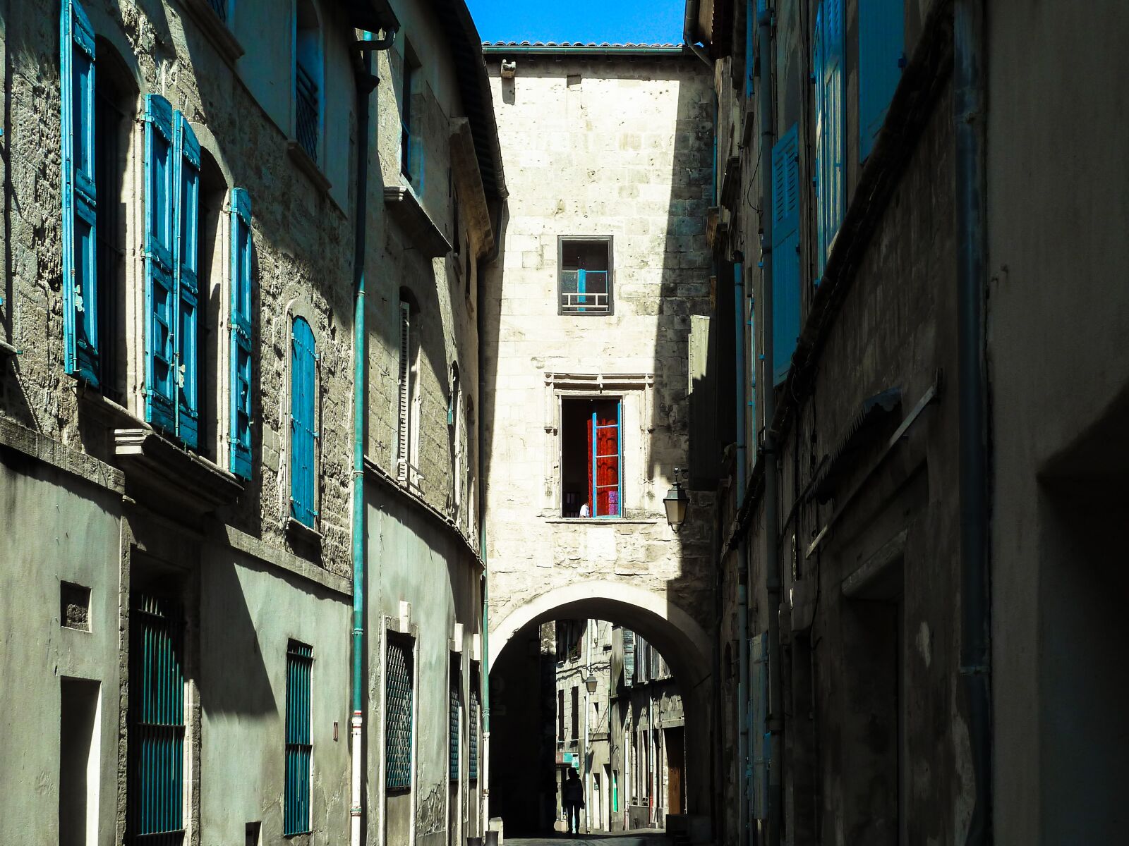Panasonic Lumix DMC-ZS7 (Lumix DMC-TZ10) sample photo. Street, beaucaire, passage photography