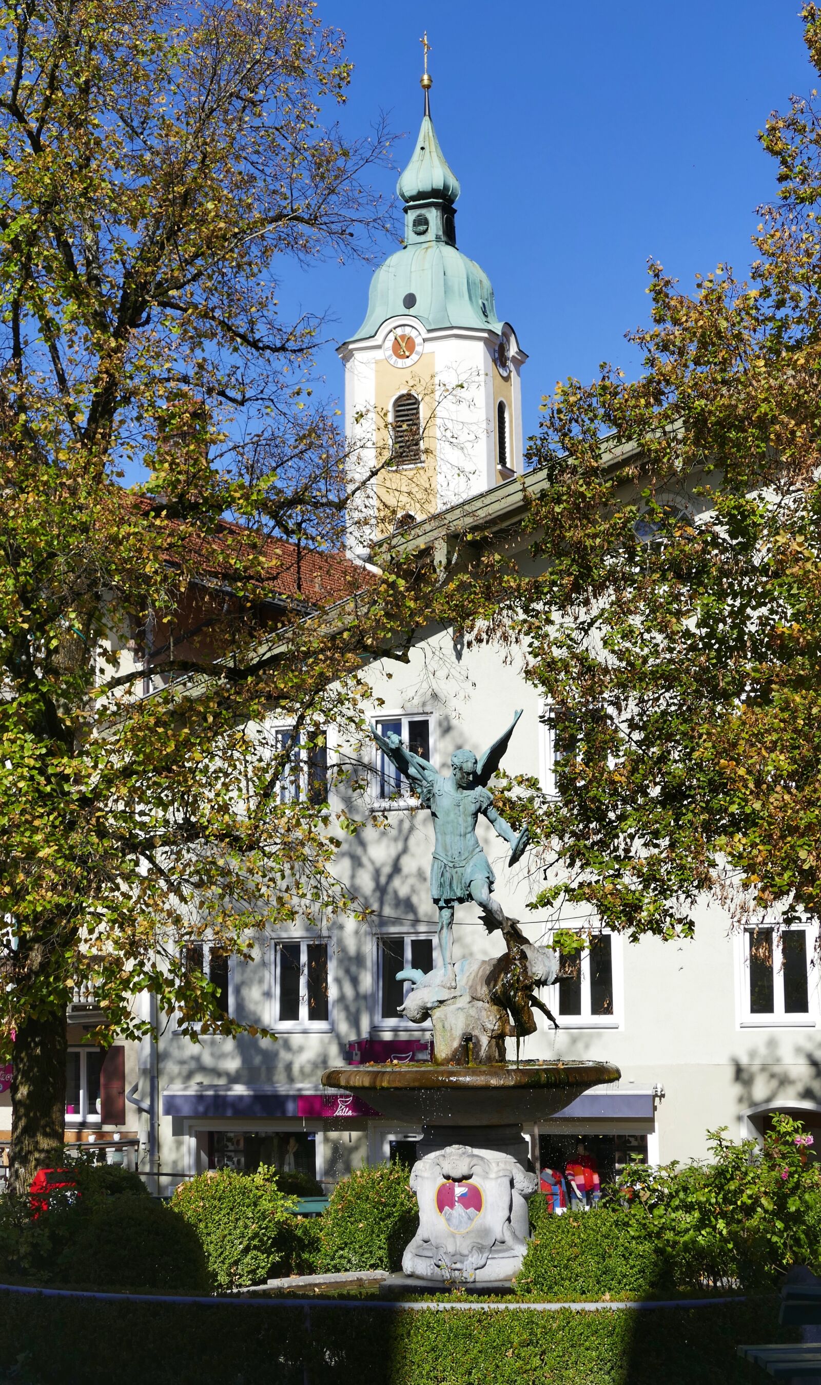 Panasonic Lumix DMC-FZ1000 sample photo. Miesbach, bavaria, city photography