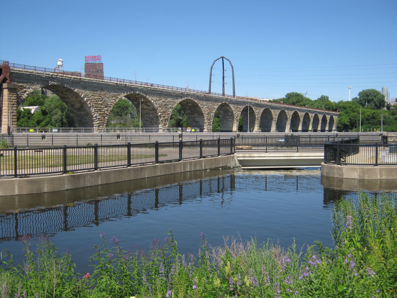 Canon PowerShot A480 sample photo. Minneapolis, bridge, minnesota photography