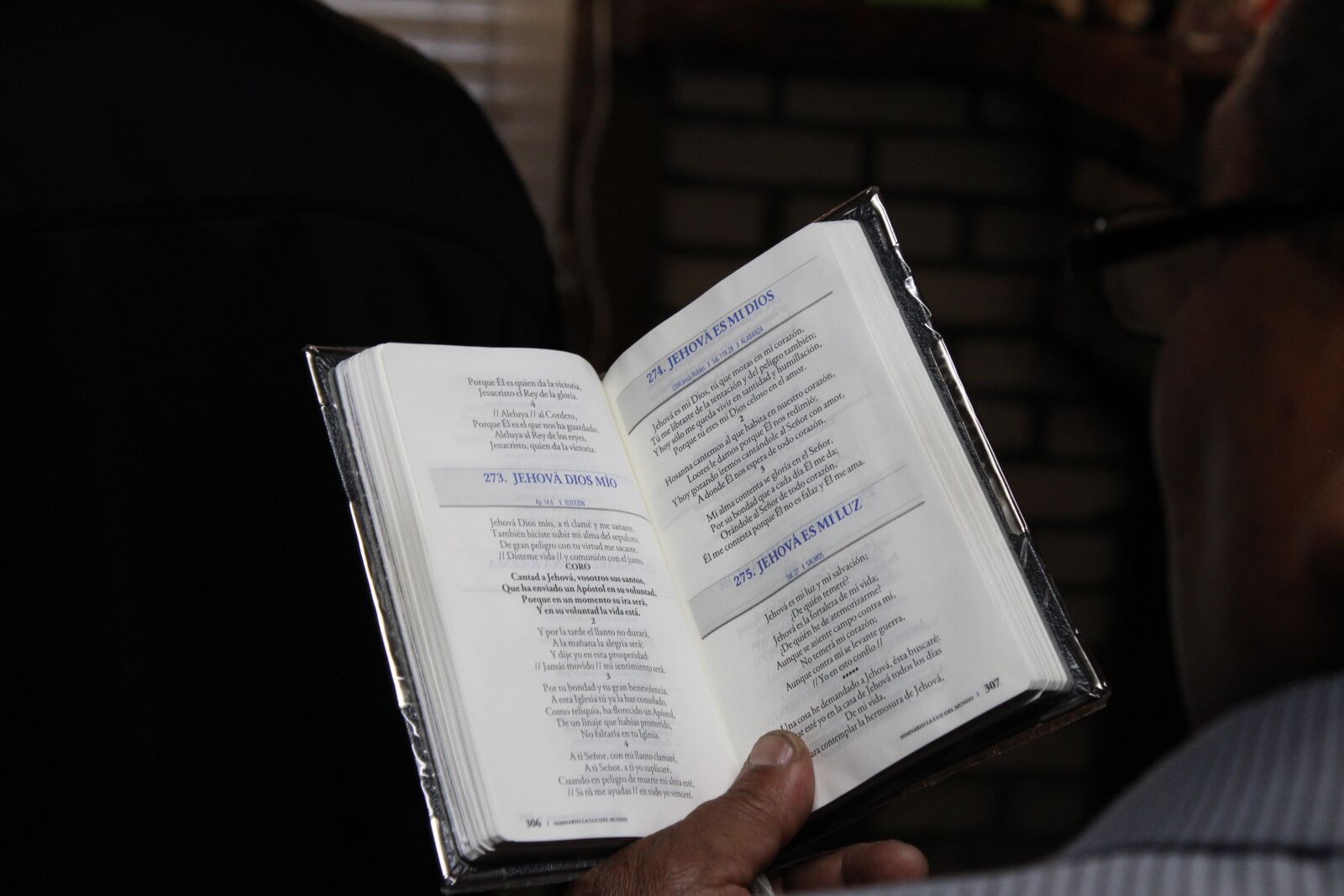 Canon EOS 1300D (EOS Rebel T6 / EOS Kiss X80) sample photo. Praise, hymn, religion photography