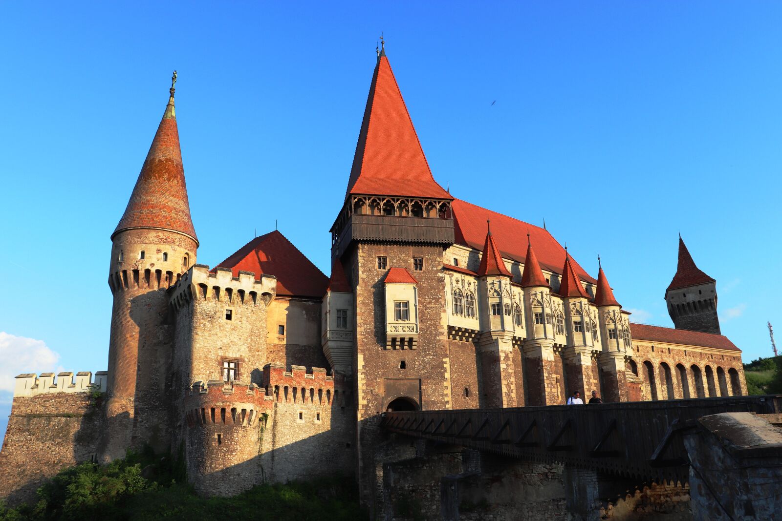 Canon EOS 200D (EOS Rebel SL2 / EOS Kiss X9) sample photo. Castle of the corvin photography
