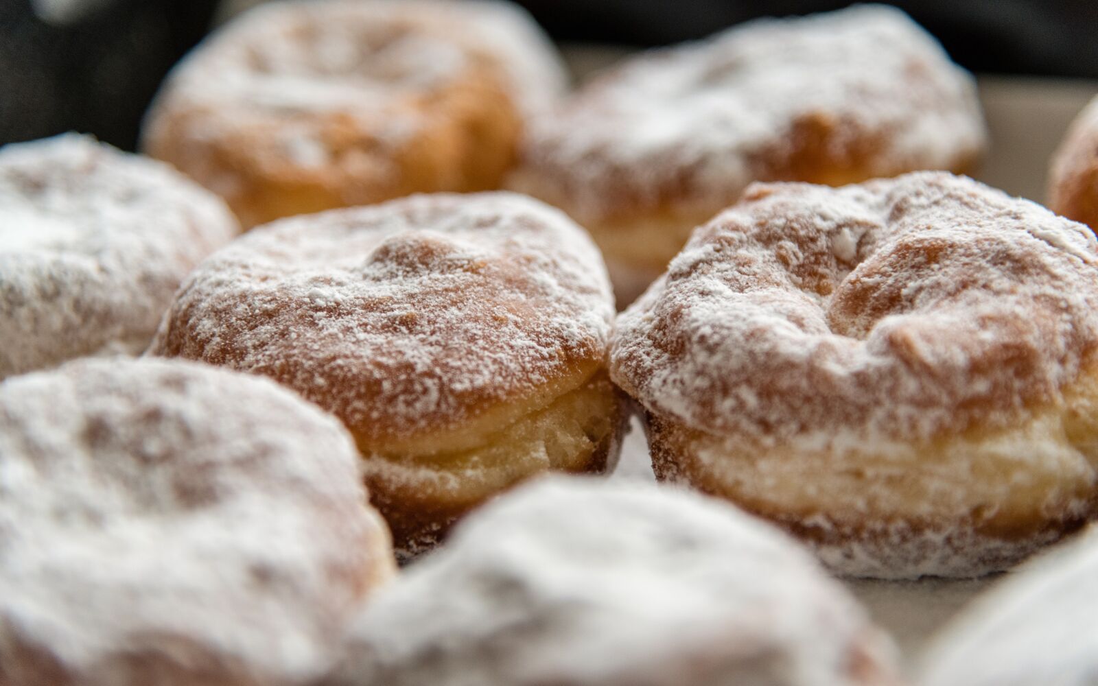 Nikon D850 sample photo. Donuts, fánky, carnival photography