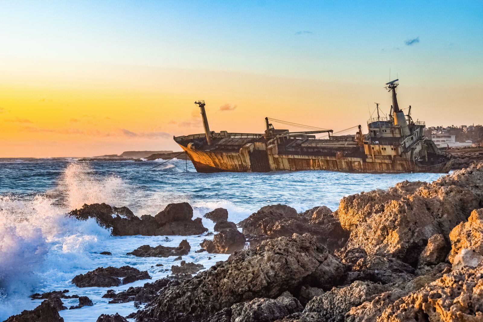 Nikon D3300 sample photo. Rocky coast, sea, shipwreck photography