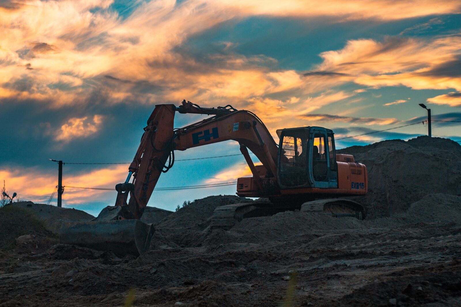 Canon EOS 700D (EOS Rebel T5i / EOS Kiss X7i) + Canon EF 50mm F1.8 STM sample photo. Excavator, building, to dig photography