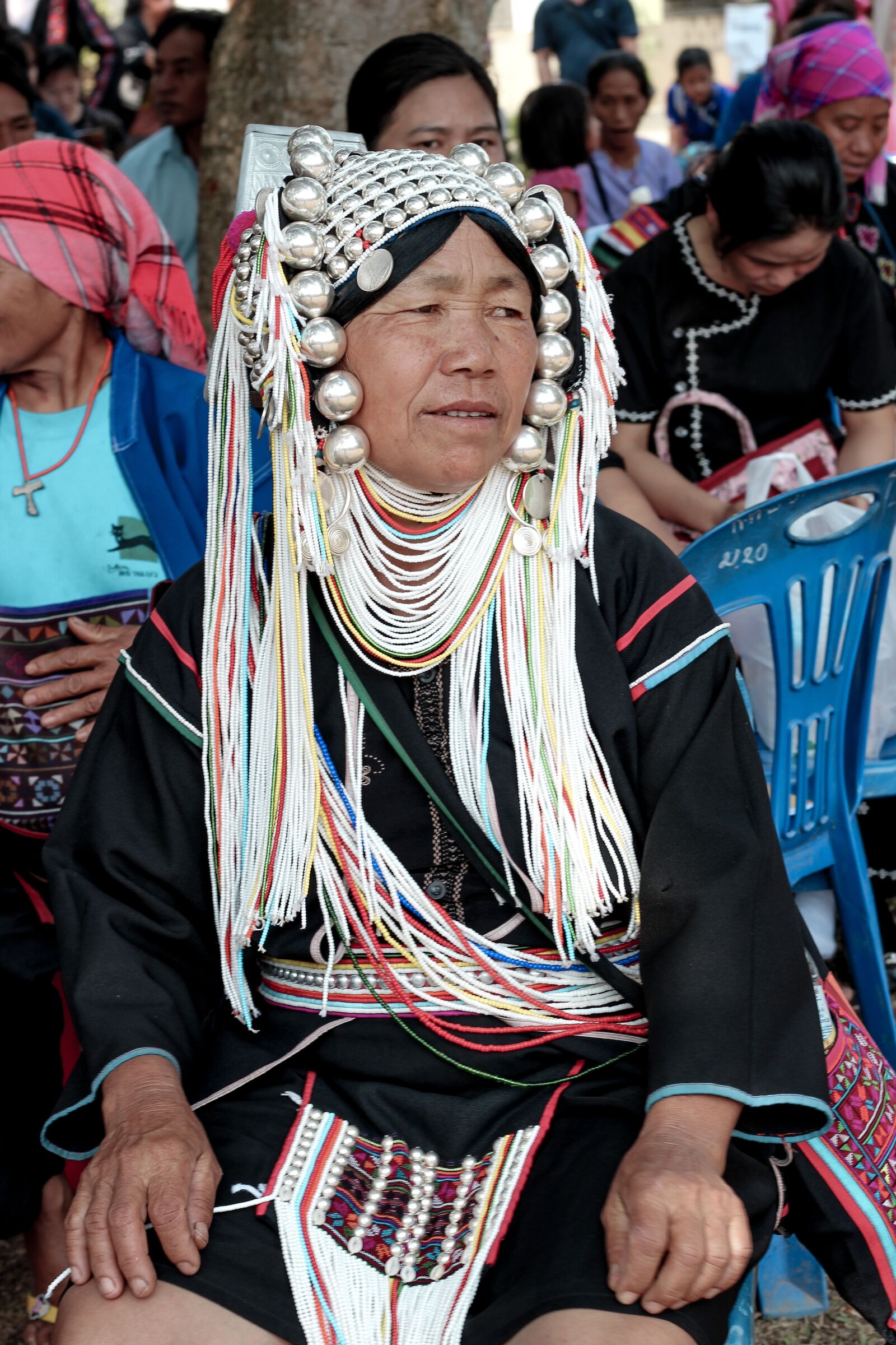 Canon EOS 600D (Rebel EOS T3i / EOS Kiss X5) + Canon EF 50mm F1.8 STM sample photo. Akha, woman, tribe photography