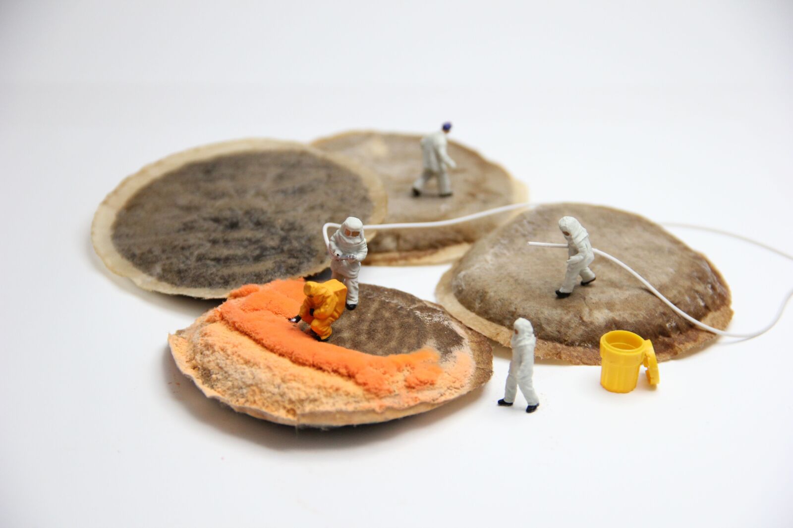 Canon EOS 550D (EOS Rebel T2i / EOS Kiss X4) sample photo. Coffee, mold, miniature figures photography
