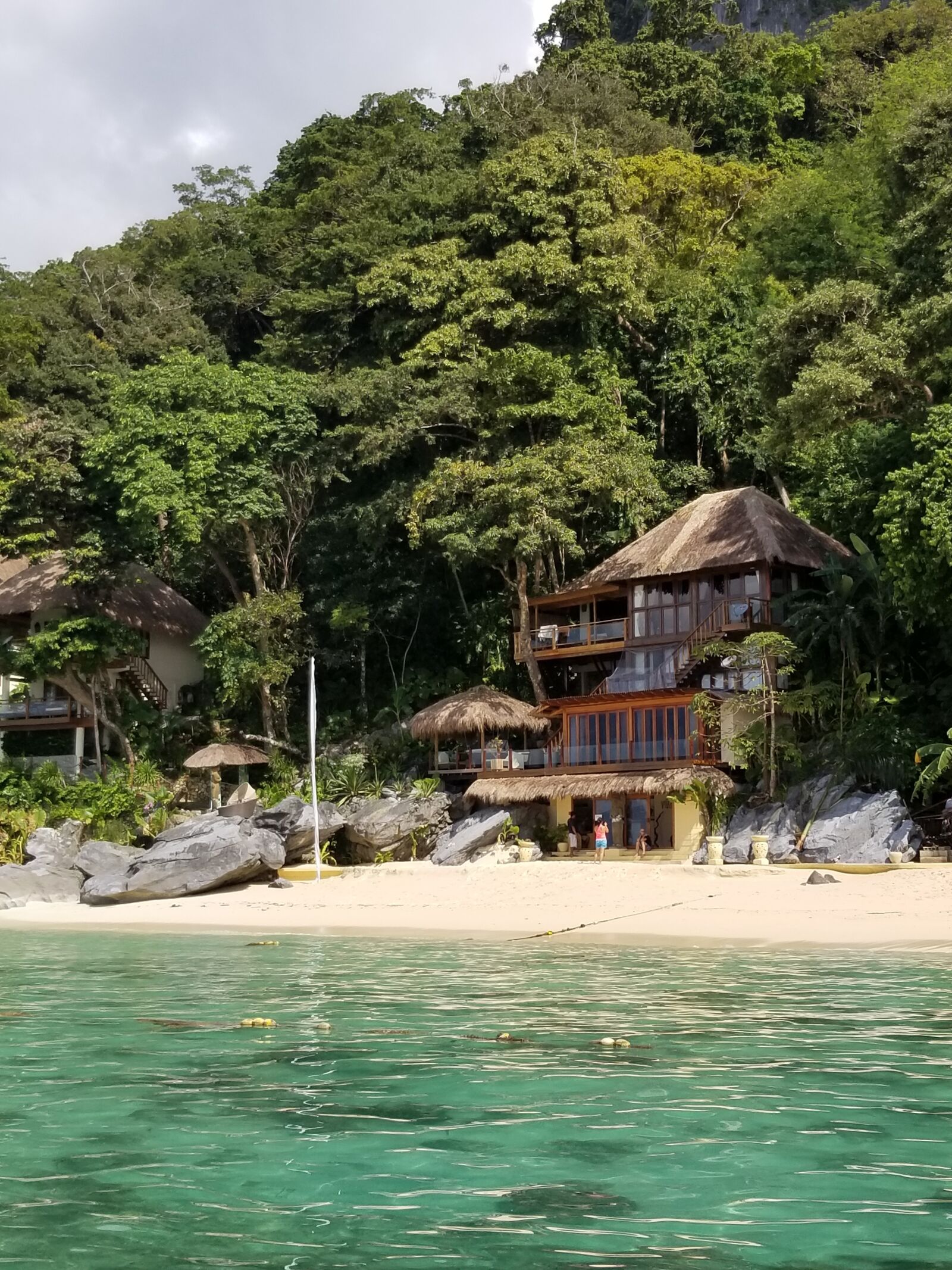 Samsung Galaxy S8 sample photo. Beach mountain cottage, front photography
