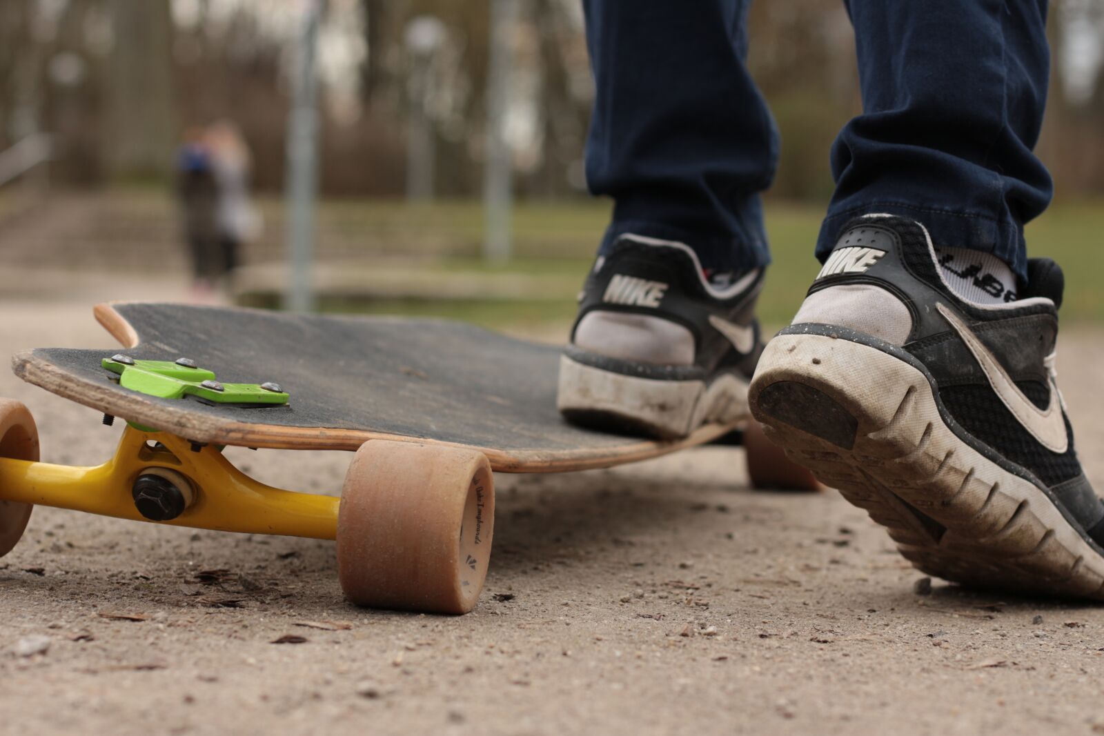 Canon EOS 700D (EOS Rebel T5i / EOS Kiss X7i) sample photo. Longboard, skateboard, in the photography