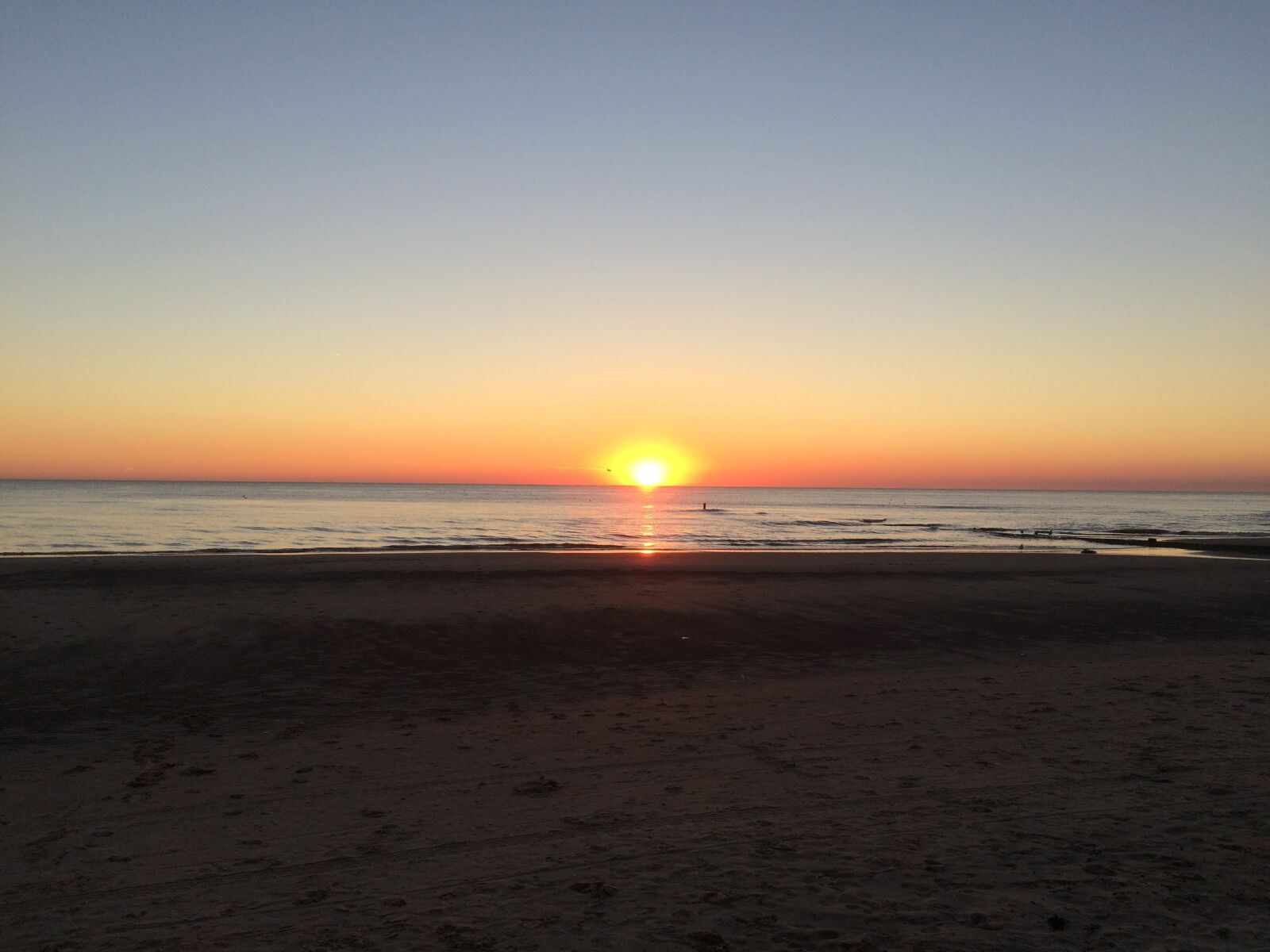 iPhone 5s back camera 4.15mm f/2.2 sample photo. Sunset, wide, mood photography