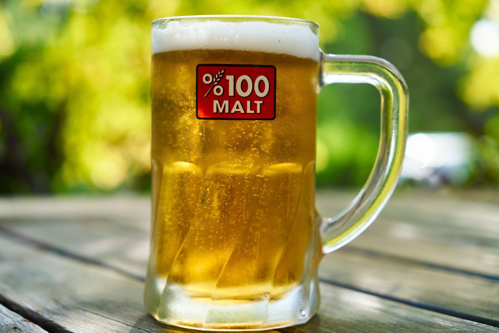 Sony a7R II sample photo. Beer, a toast, glass photography