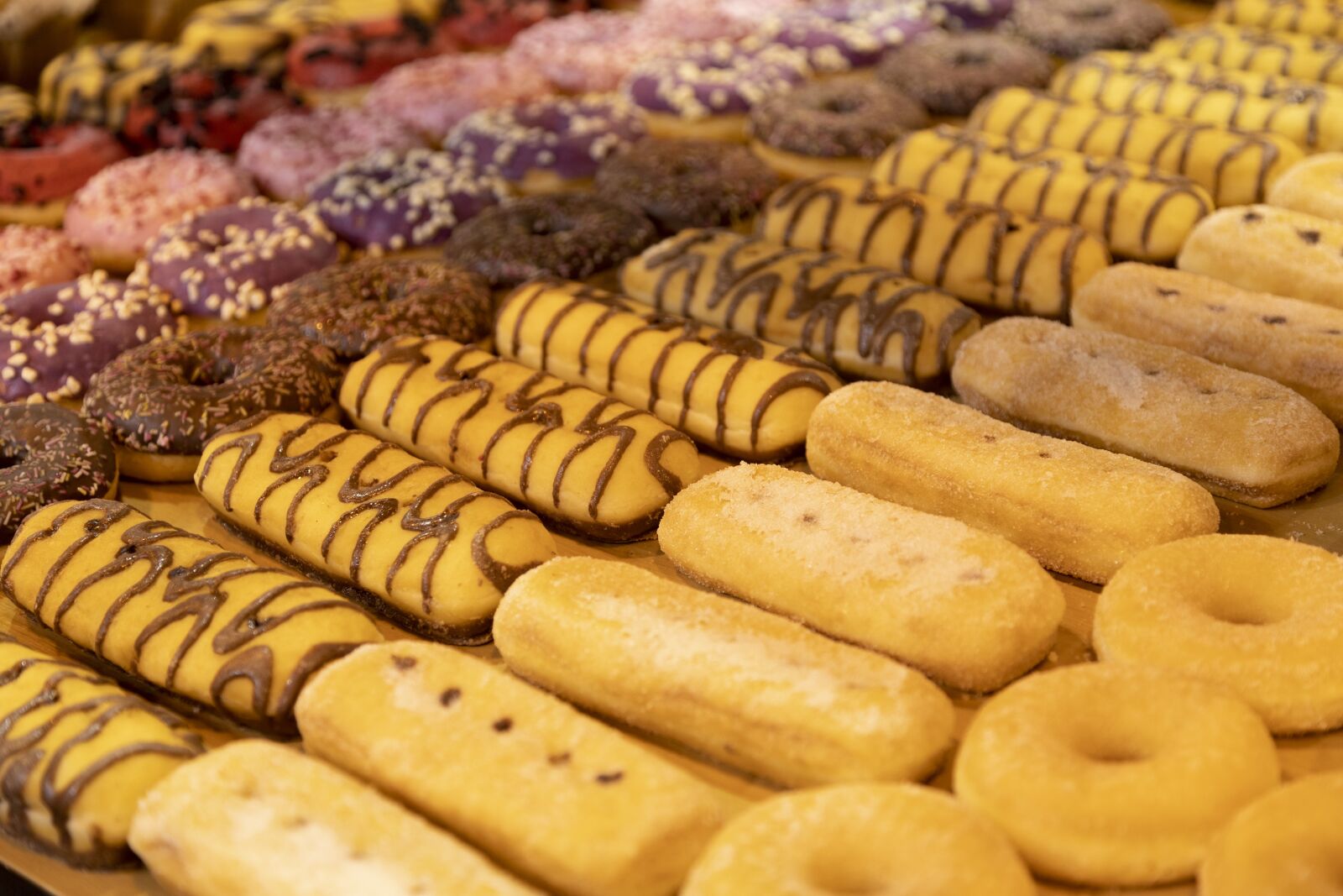 Canon EOS 6D Mark II sample photo. Vanilla, donuts filling, sweet photography