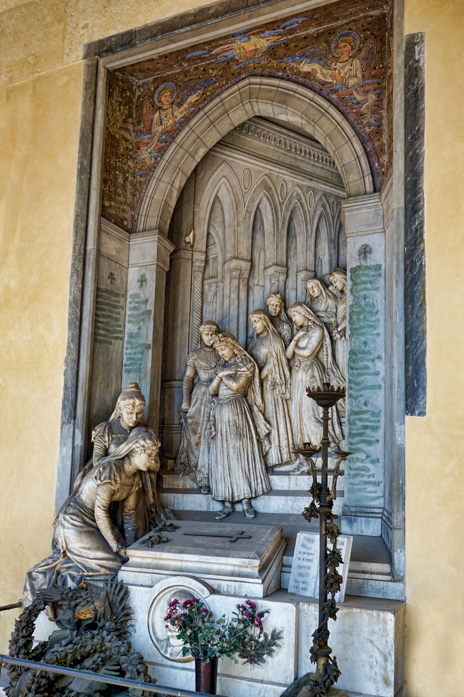 Sony a6000 sample photo. Grave monument, cemetery, old photography