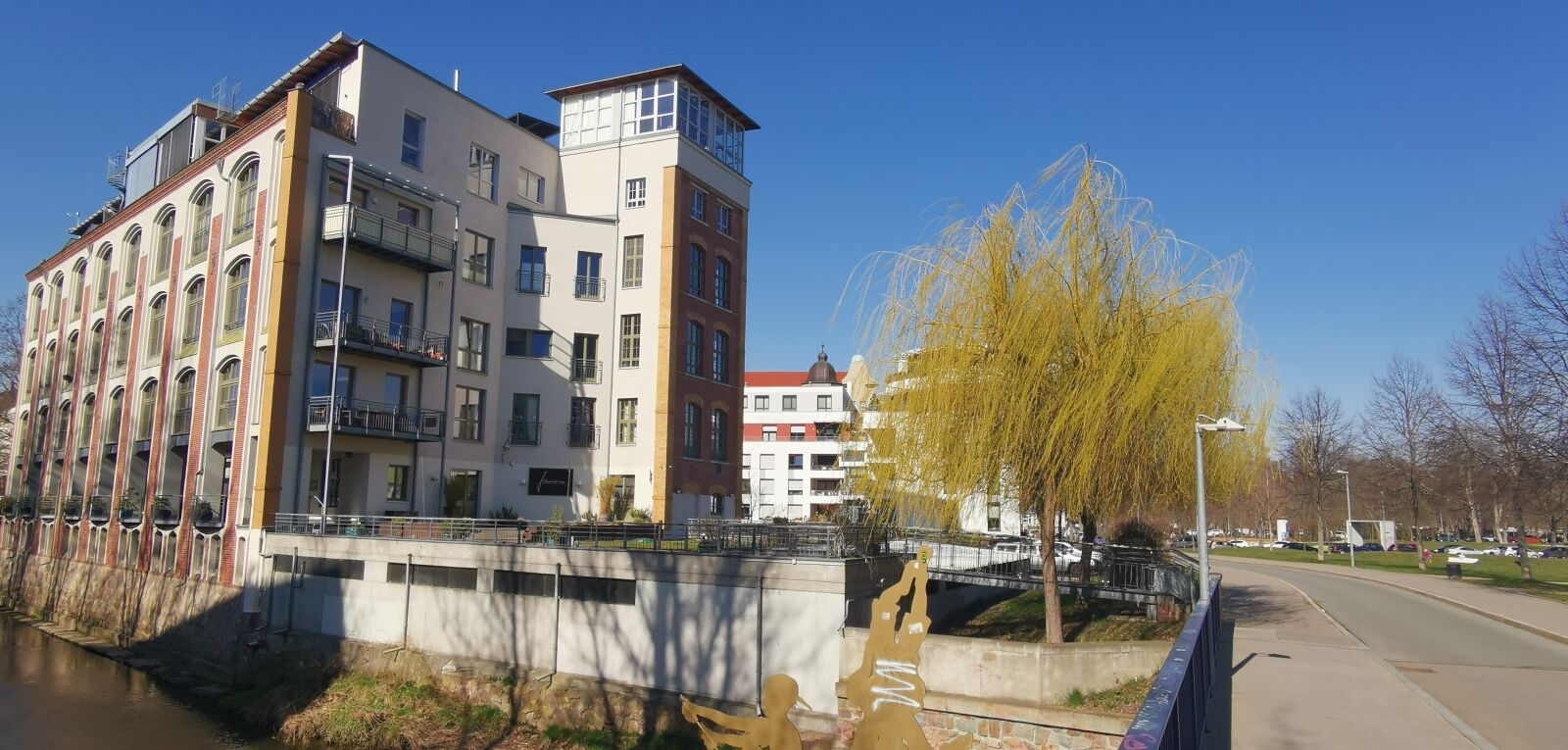 HUAWEI Mate 20 Pro sample photo. Architecture, sunny, building photography