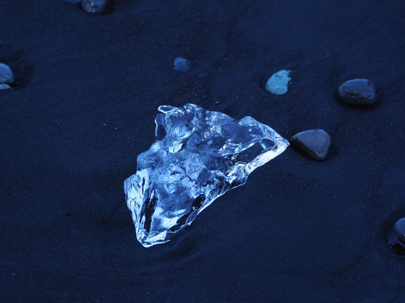 Olympus M.Zuiko Digital ED 12-100mm F4.0 IS Pro sample photo. Chunks of ice, ice photography