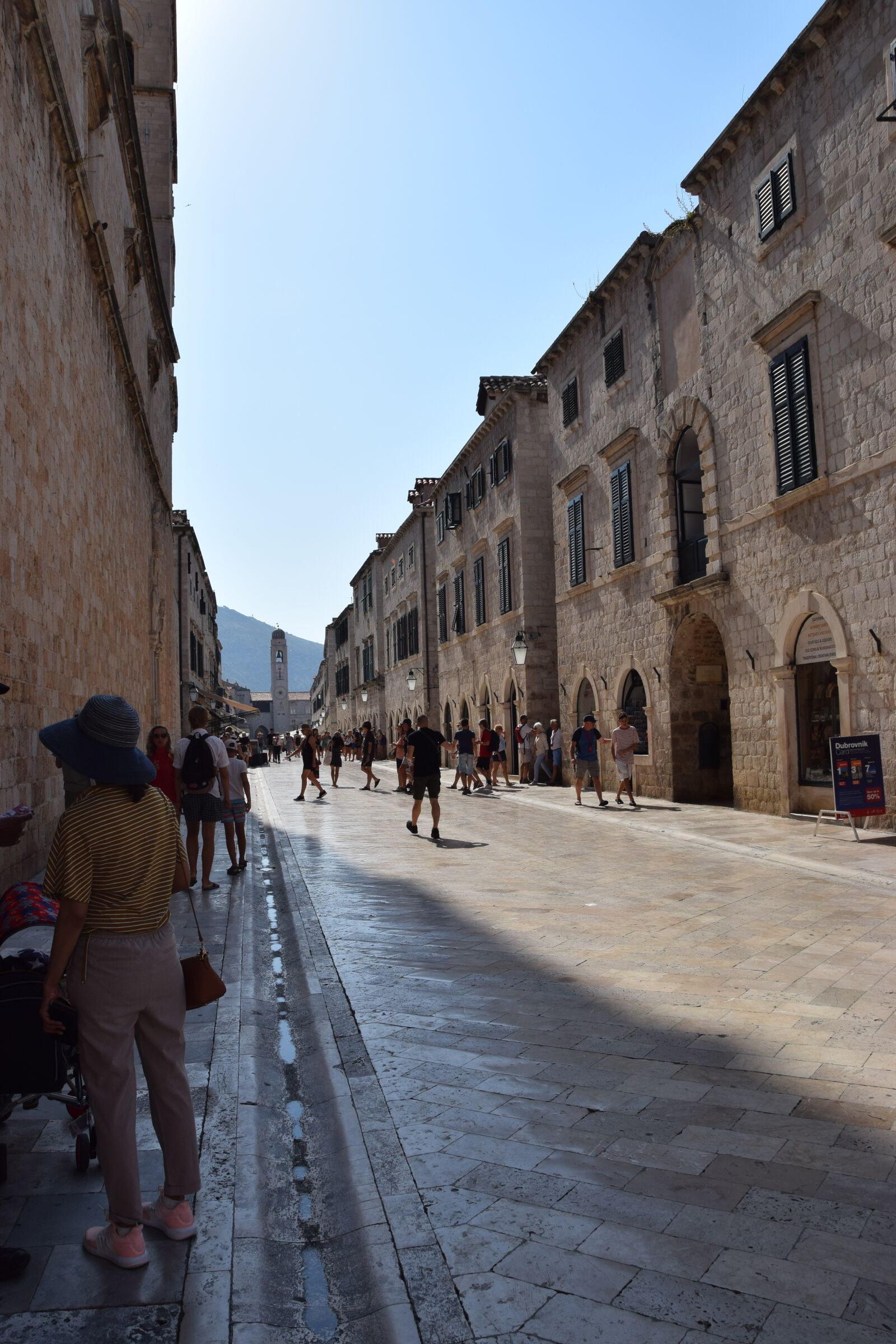 Nikon D5300 sample photo. Alley, huge, people photography