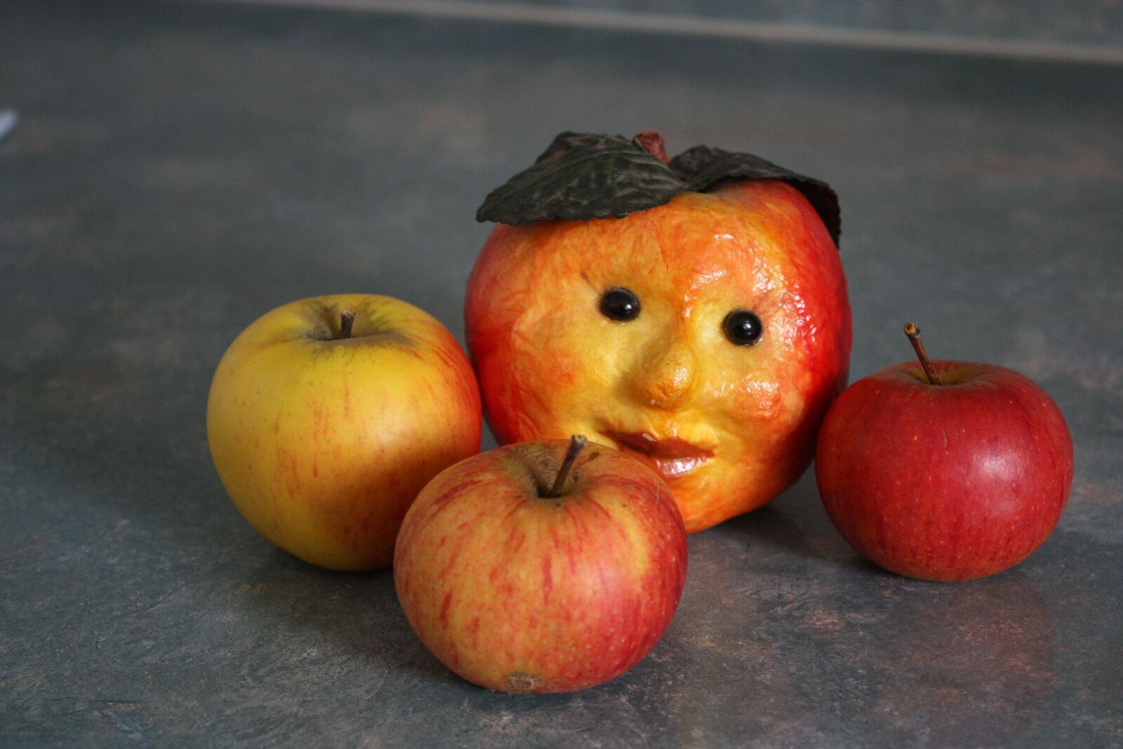 Canon EOS 450D (EOS Rebel XSi / EOS Kiss X2) sample photo. Fruit, apple, autumn photography