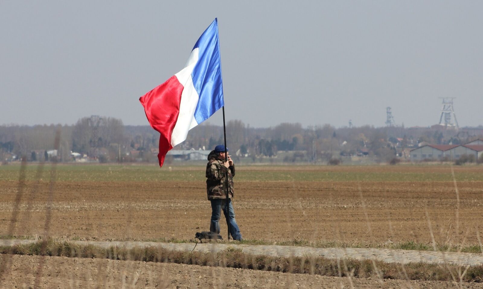 Canon EOS 550D (EOS Rebel T2i / EOS Kiss X4) sample photo. Flag, france, national photography