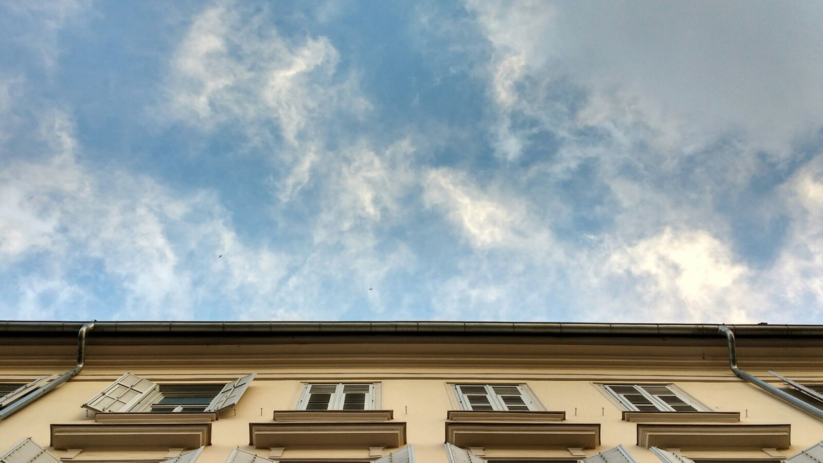 Motorola MotoG3 sample photo. Facade, sky, clouds photography