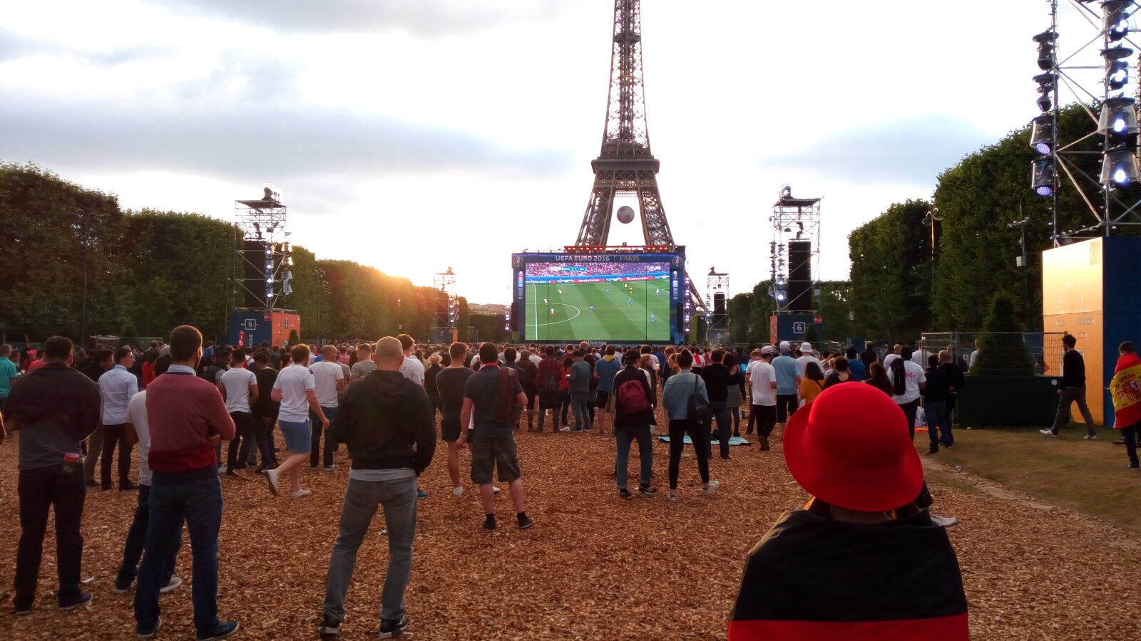 Infinix NOTE 2 LTE sample photo. Euro 2016, paris, champ photography