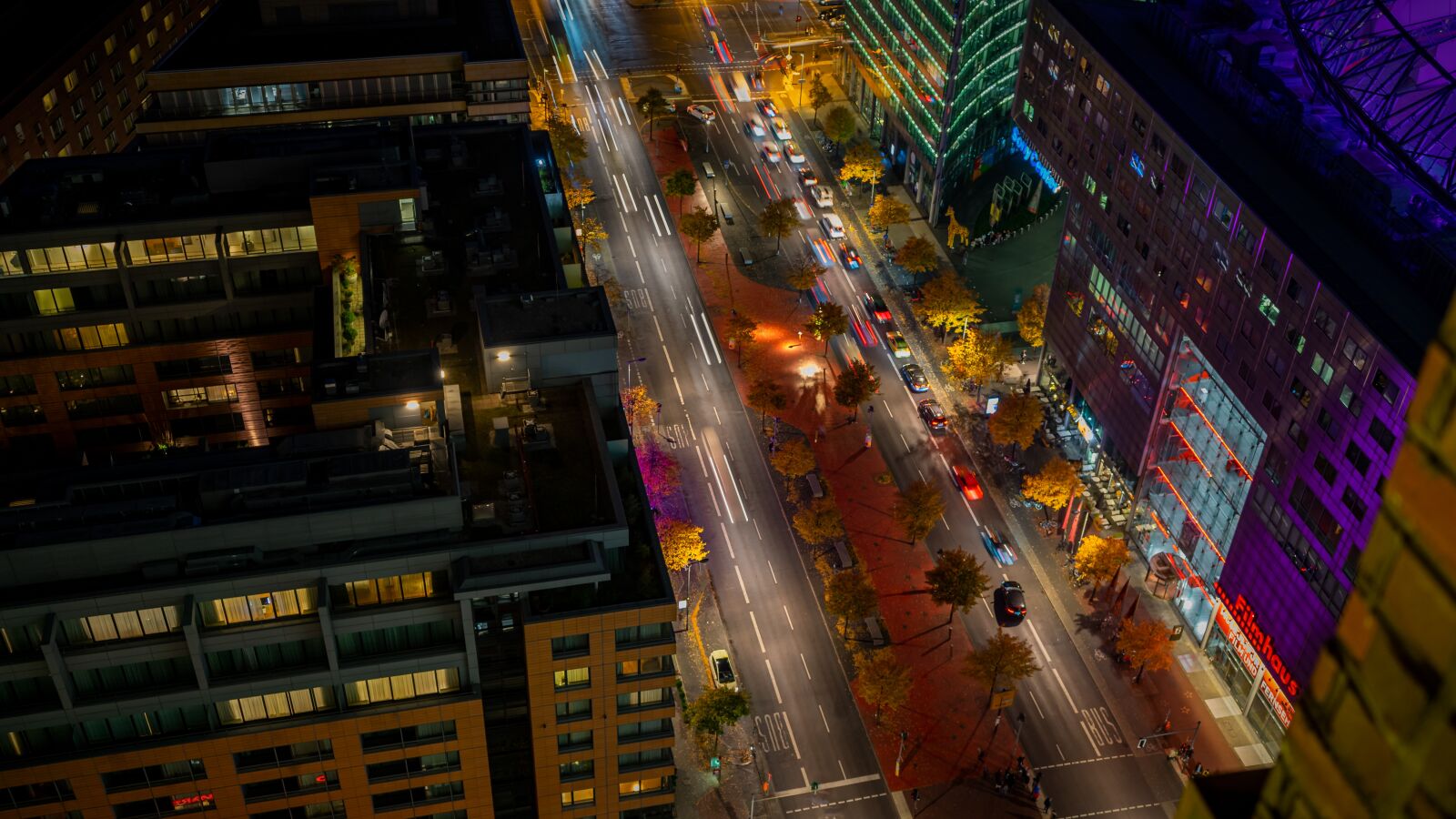 Sony a7 II + Sony FE 28-70mm F3.5-5.6 OSS sample photo. Night photograph, long exposure photography