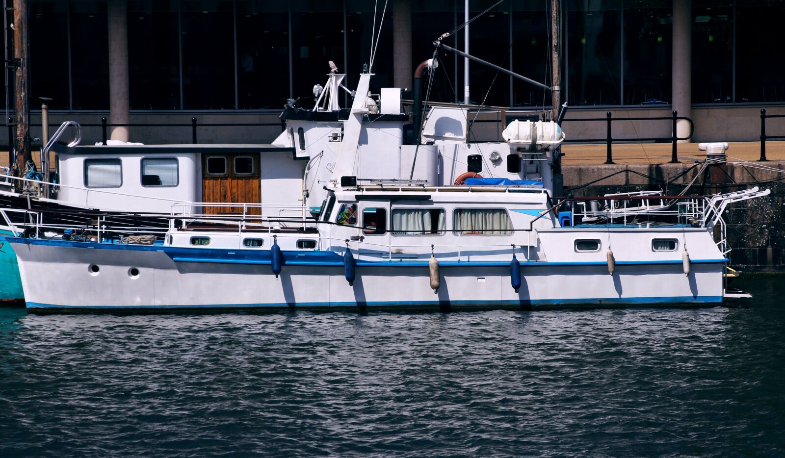 Canon EOS 700D (EOS Rebel T5i / EOS Kiss X7i) sample photo. Boat, motor launch, launch photography