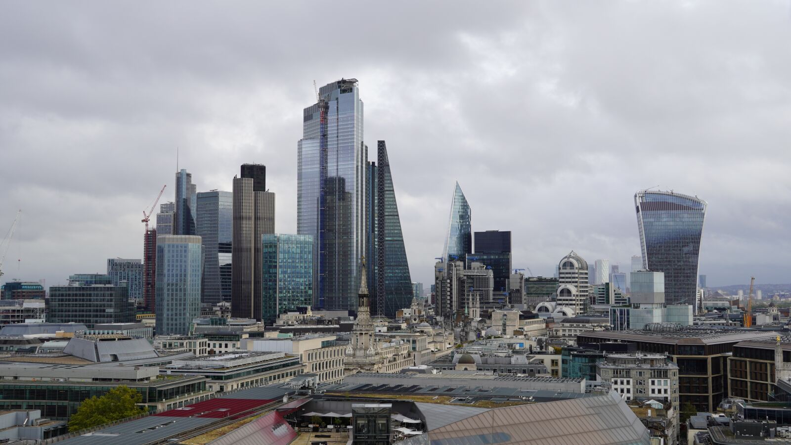 Sony E 18-135mm F3.5-5.6 OSS sample photo. Skyline, london, financial district photography