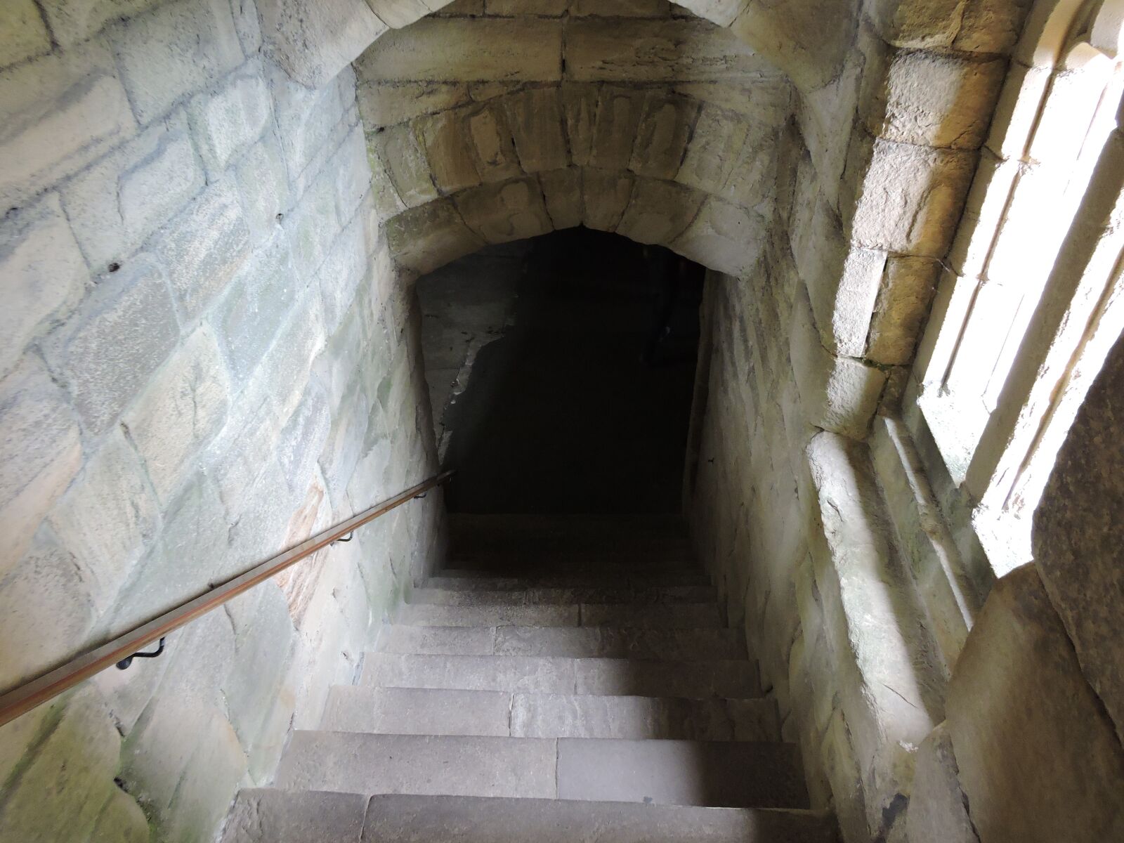 Nikon Coolpix P600 sample photo. Dungeon, door, castle photography
